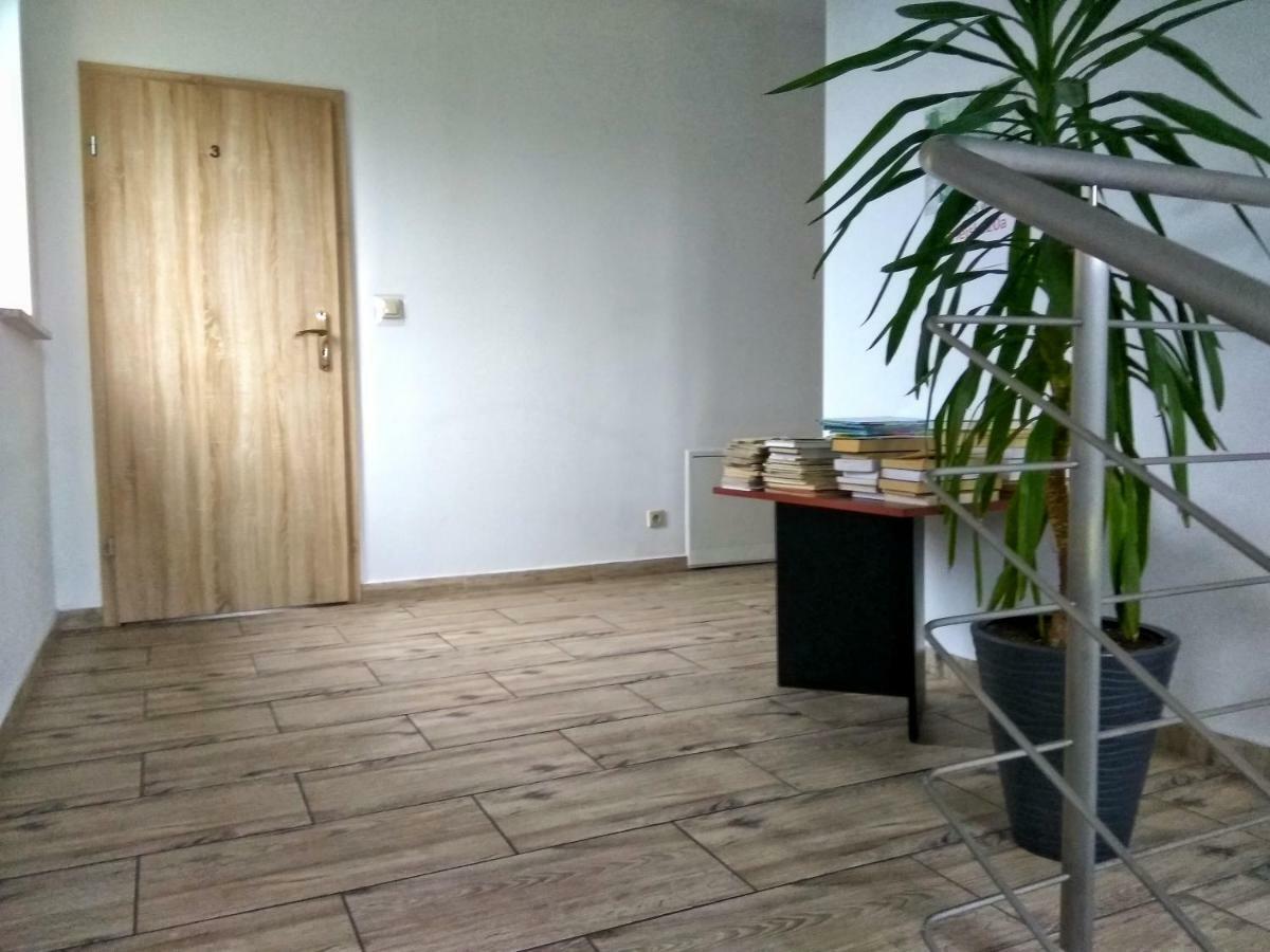 Pokoje Na Wiejskiej Naleczow Bagian luar foto